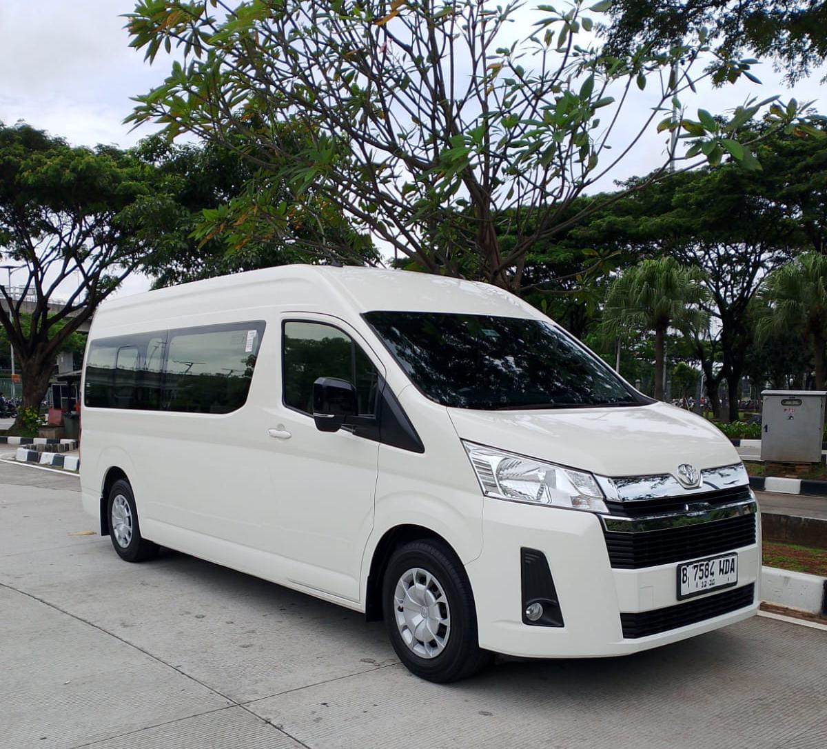 sewa hiace